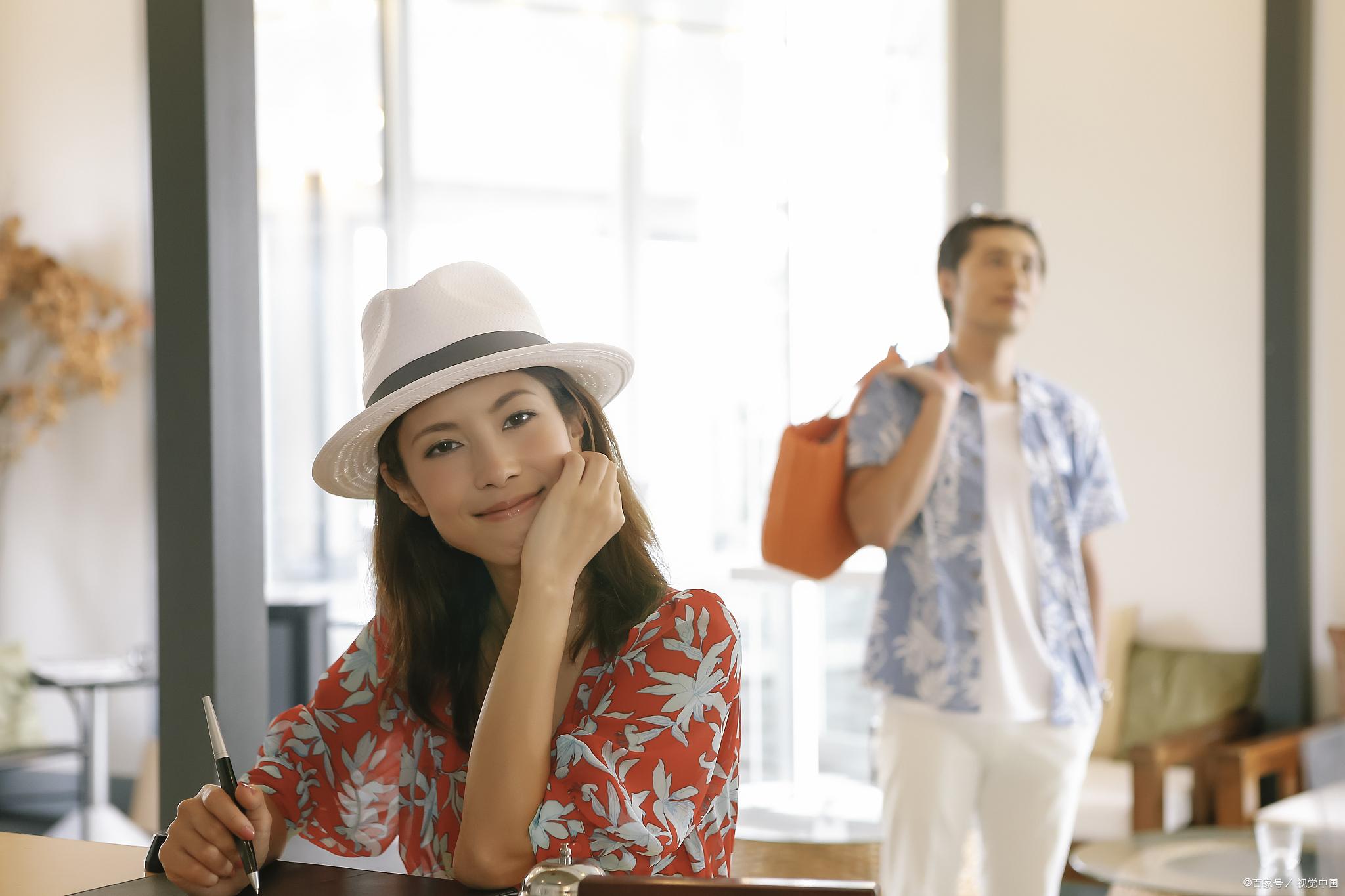 鸡蛋掀桌事件丈夫道歉：同意离婚关于鸡蛋掀桌事件引发的丈夫道歉和同意离婚的问题，这是一个涉及到家庭矛盾和个人决策的问题。在这种情况下，夫妻双方应该坦诚地沟通，尊重对方的感受和权利，共同寻找解决问题的方法。
